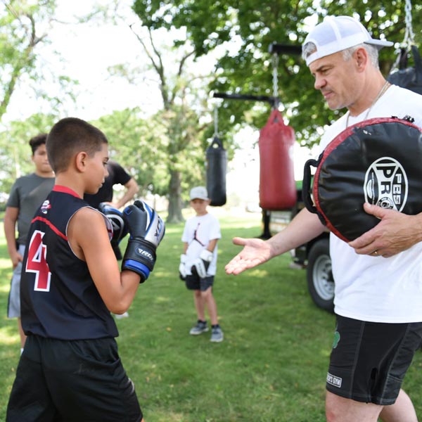 kids training boxing